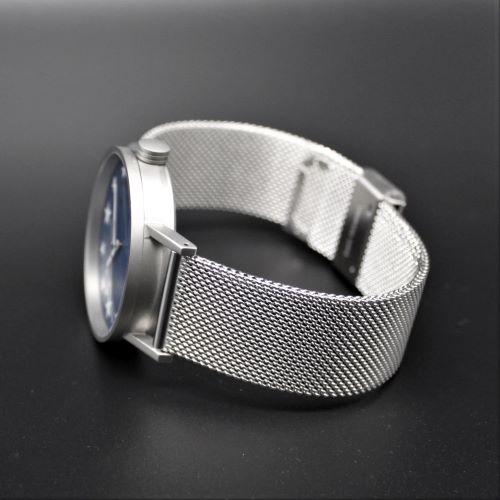 世界的デザイナー 五十嵐 威暢 が JR札幌駅 の壁面に作成した星の大